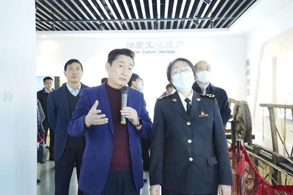 济南海关赵儒霞关长一行人莅临鲁普耐特集团参观调研