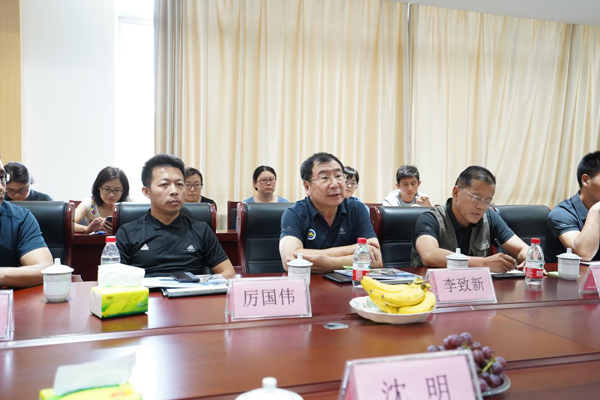 登山英雄进民族企业，共助绳网产业振兴